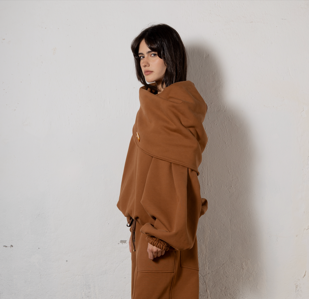 SWEATSHIRT OVERSIZE COM GOLA/CAPUZ