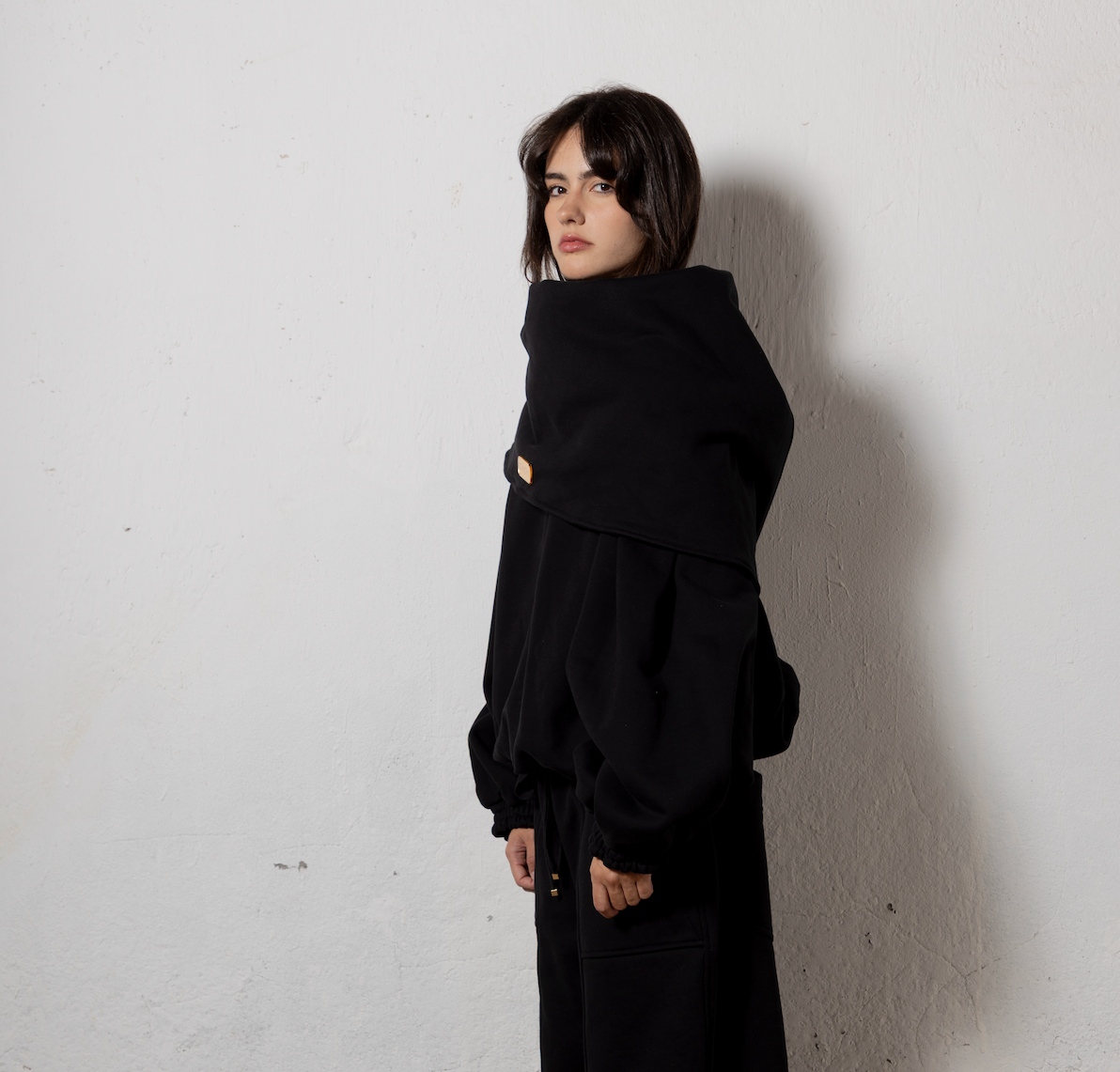 SWEATSHIRT OVERSIZE COM GOLA/CAPUZ