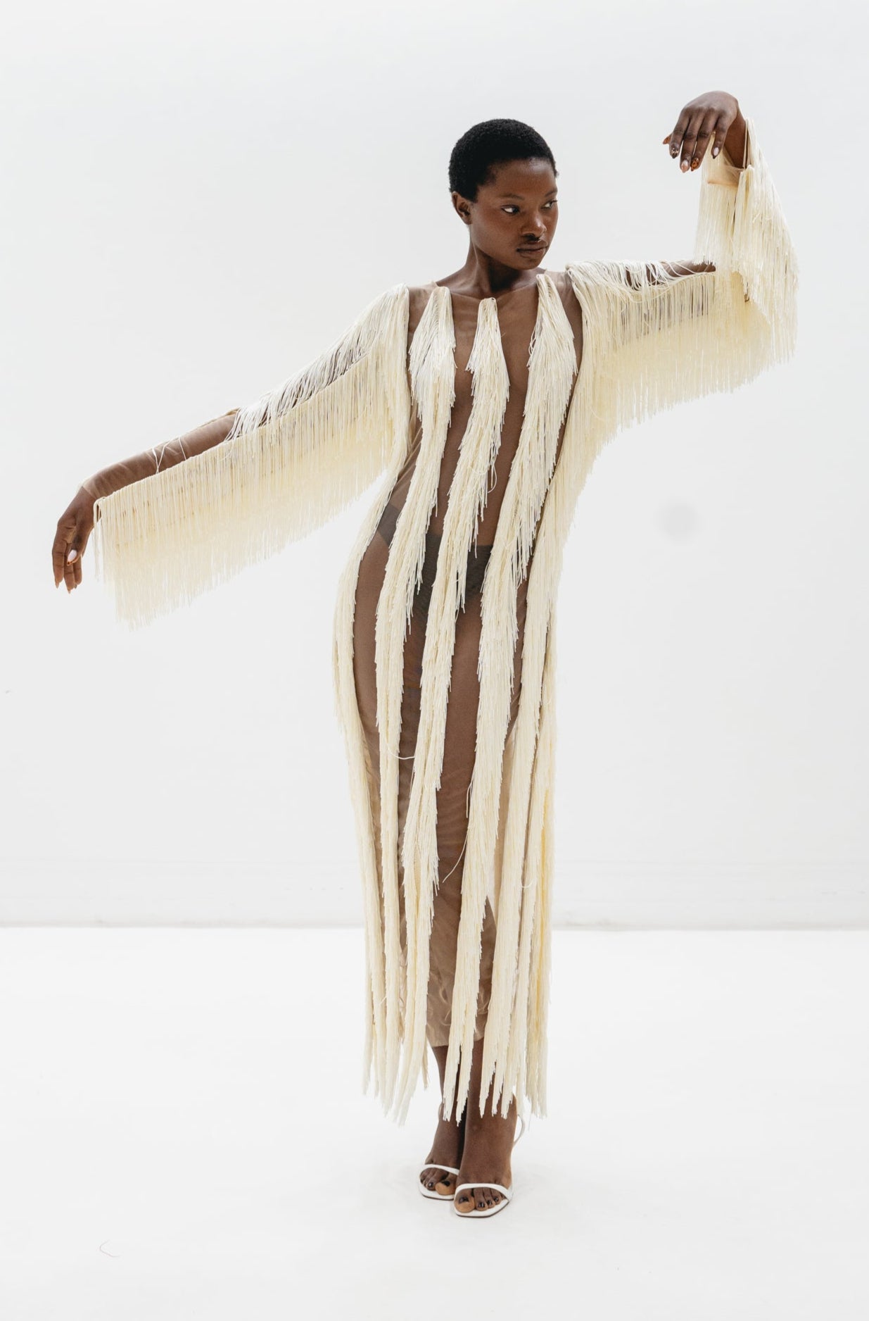 VESTIDO MIDI FRANJAS MARFIM