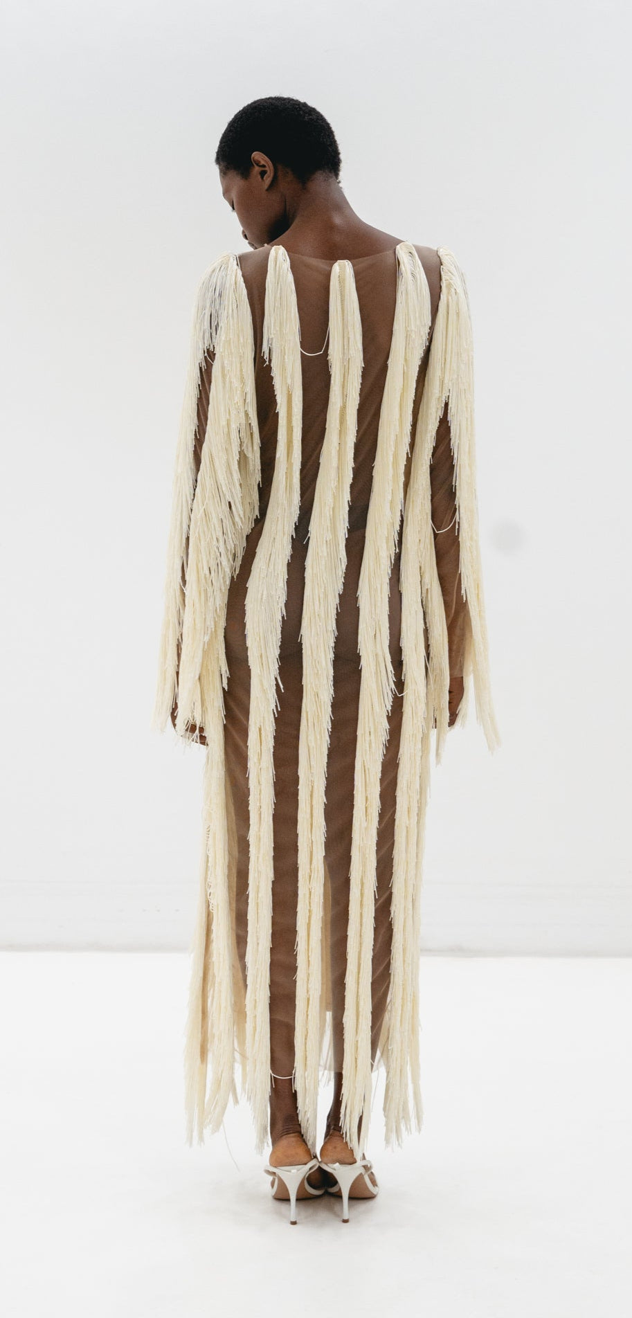 VESTIDO MIDI FRANJAS MARFIM